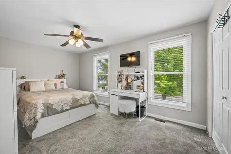 658 Wainsford Drive Hoffman Estates IL 60169