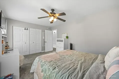 658 Wainsford Drive Hoffman Estates IL 60169