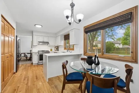 1424 Westport Ridge Crystal Lake IL 60014