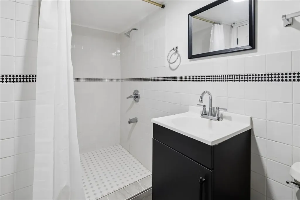 4450 North Kasson Avenue Chicago IL 60630