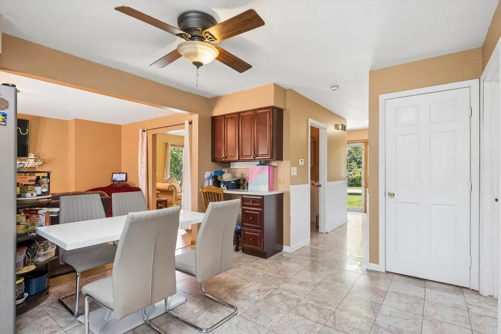 2142 North Summit Street Wheaton IL 60187