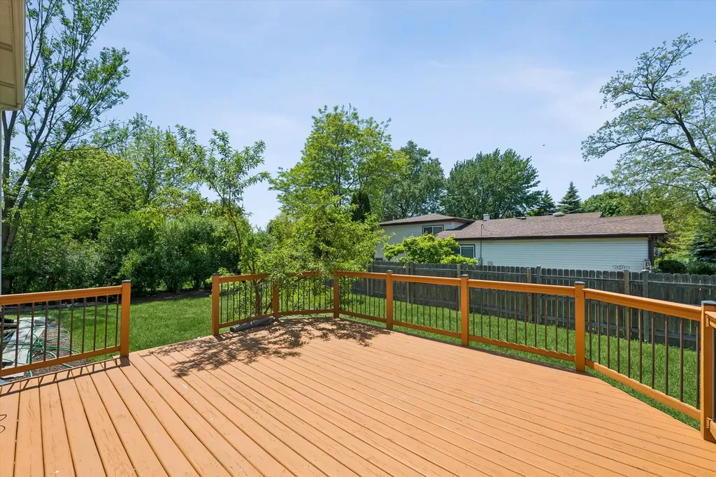 2142 North Summit Street Wheaton IL 60187