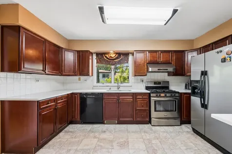 2142 North Summit Street Wheaton IL 60187