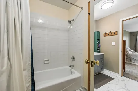 2142 North Summit Street Wheaton IL 60187