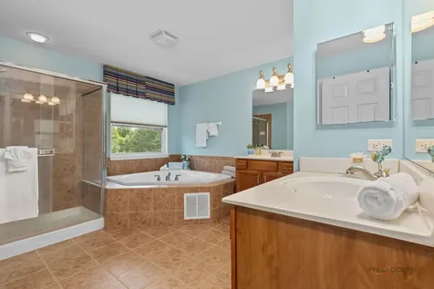 1198 Tulip Tree Lane Lake Villa IL 60046