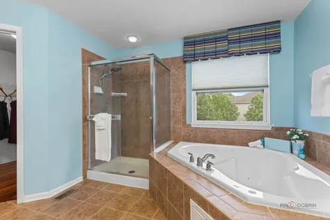 1198 Tulip Tree Lane Lake Villa IL 60046