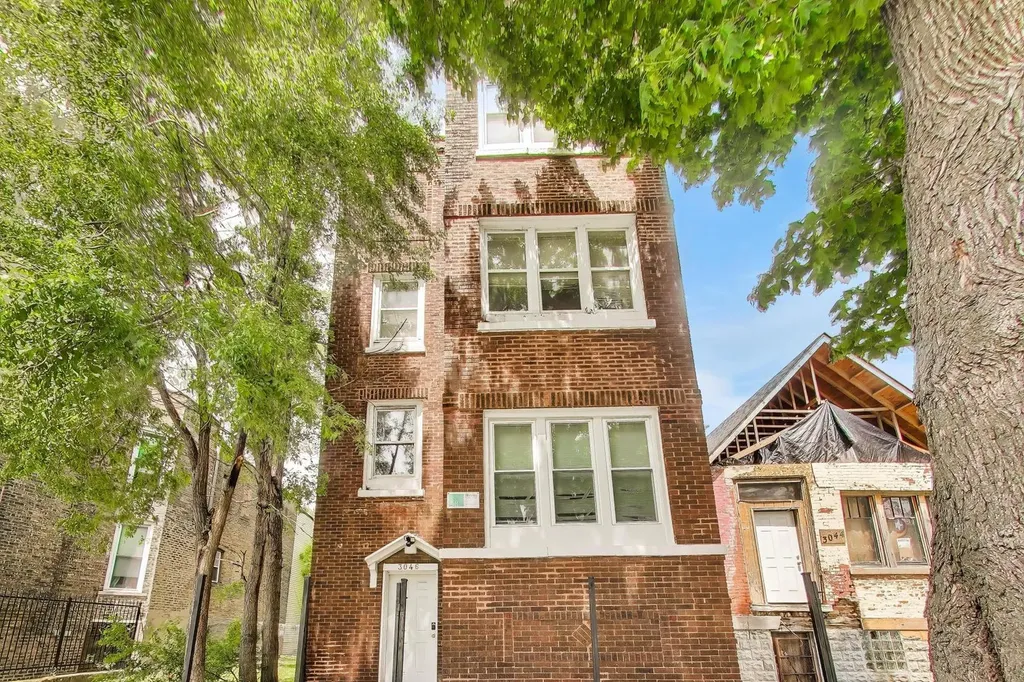 3046 West Polk Street Chicago IL 60612