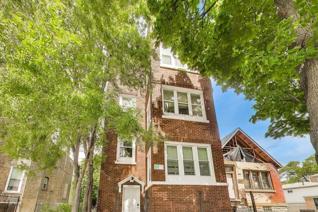 3046 West Polk Street Chicago IL 60612