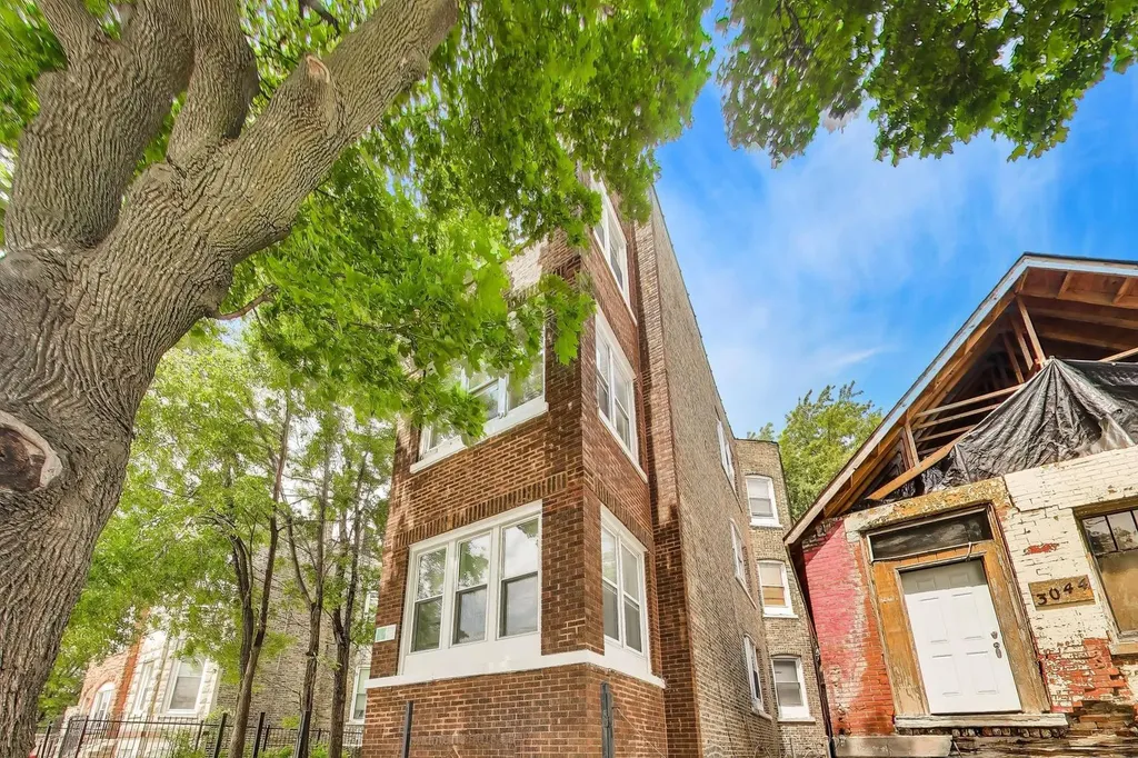 3046 West Polk Street Chicago IL 60612