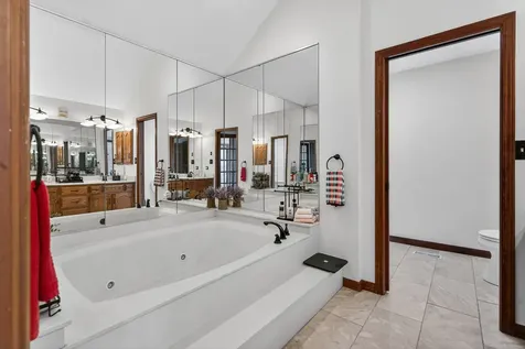 1659 Brittany Lane Hoffman Estates IL 60192