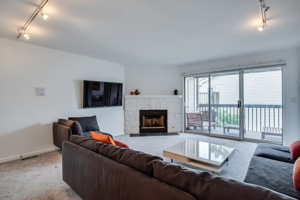 477 Village Green Road Naperville IL 60540