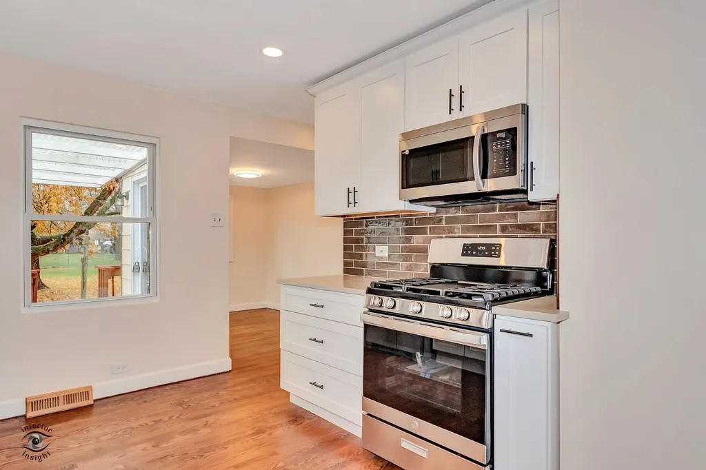 748 73RD Court Willowbrook IL 60527