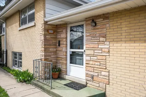 7012 North Kenton Avenue Lincolnwood IL 60712