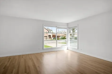 7012 North Kenton Avenue Lincolnwood IL 60712