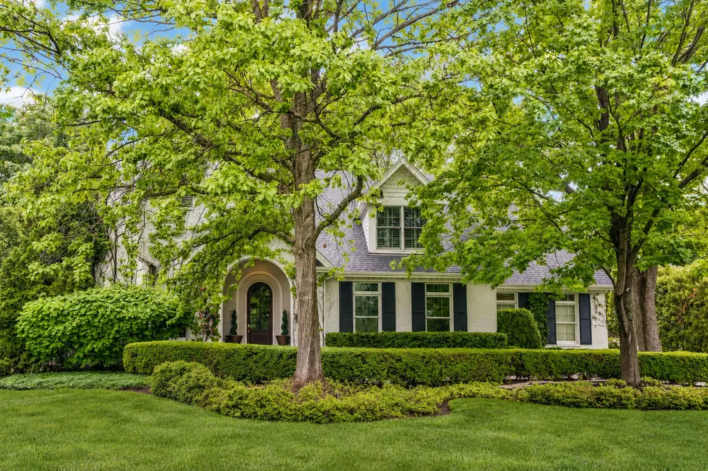30 North Western Avenue Lake Forest IL 60045