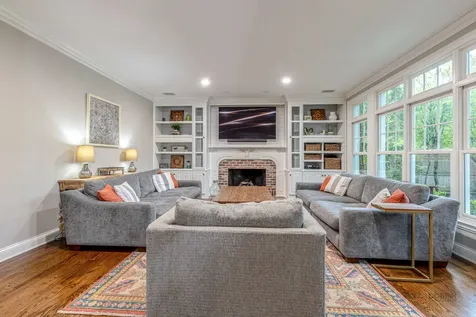 30 North Western Avenue Lake Forest IL 60045