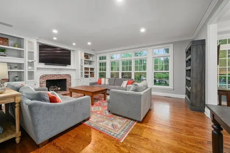30 North Western Avenue Lake Forest IL 60045