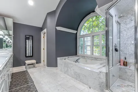 30 North Western Avenue Lake Forest IL 60045