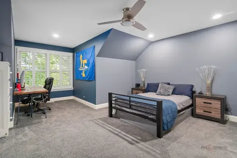 30 North Western Avenue Lake Forest IL 60045