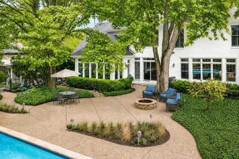 30 North Western Avenue Lake Forest IL 60045