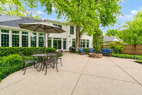 30 North Western Avenue Lake Forest IL 60045