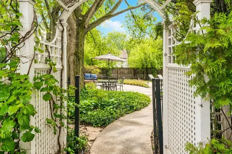 30 North Western Avenue Lake Forest IL 60045