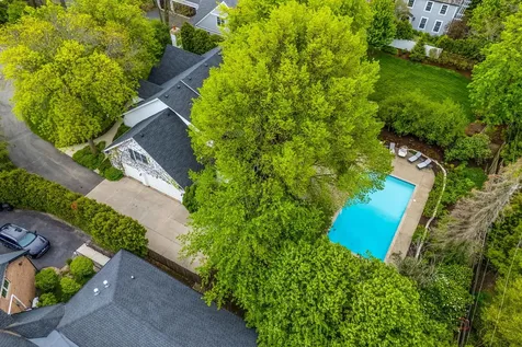 30 North Western Avenue Lake Forest IL 60045