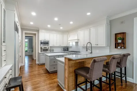 30 North Western Avenue Lake Forest IL 60045