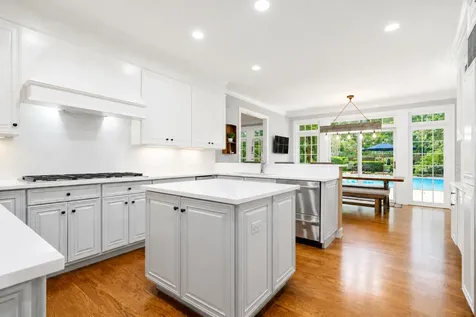 30 North Western Avenue Lake Forest IL 60045
