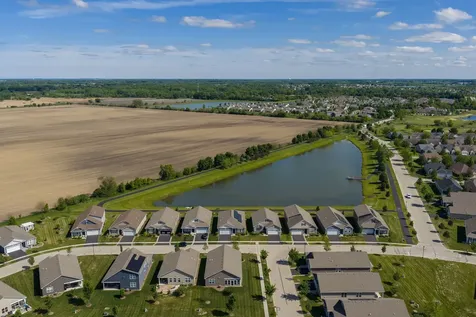 833 Americana Avenue Pingree Grove IL 60140