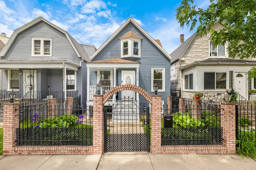 3136 South Komensky Avenue Chicago IL 60623