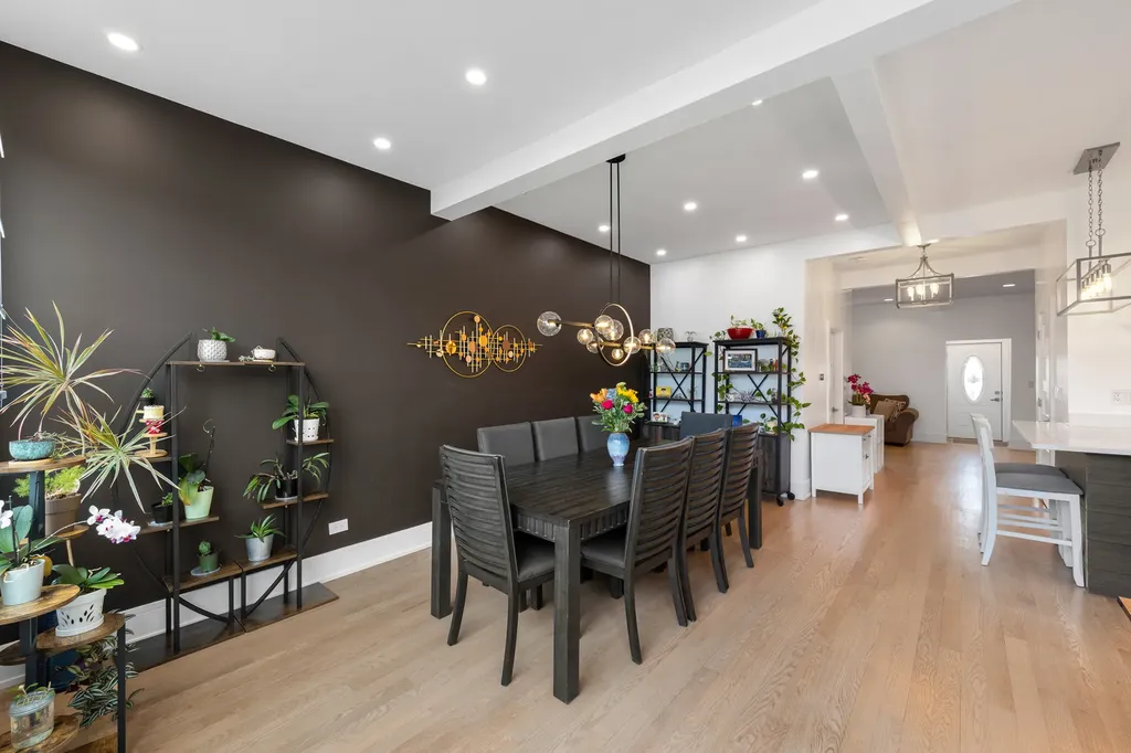 3136 South Komensky Avenue Chicago IL 60623