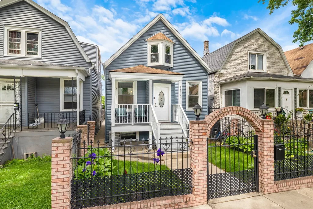 3136 South Komensky Avenue Chicago IL 60623