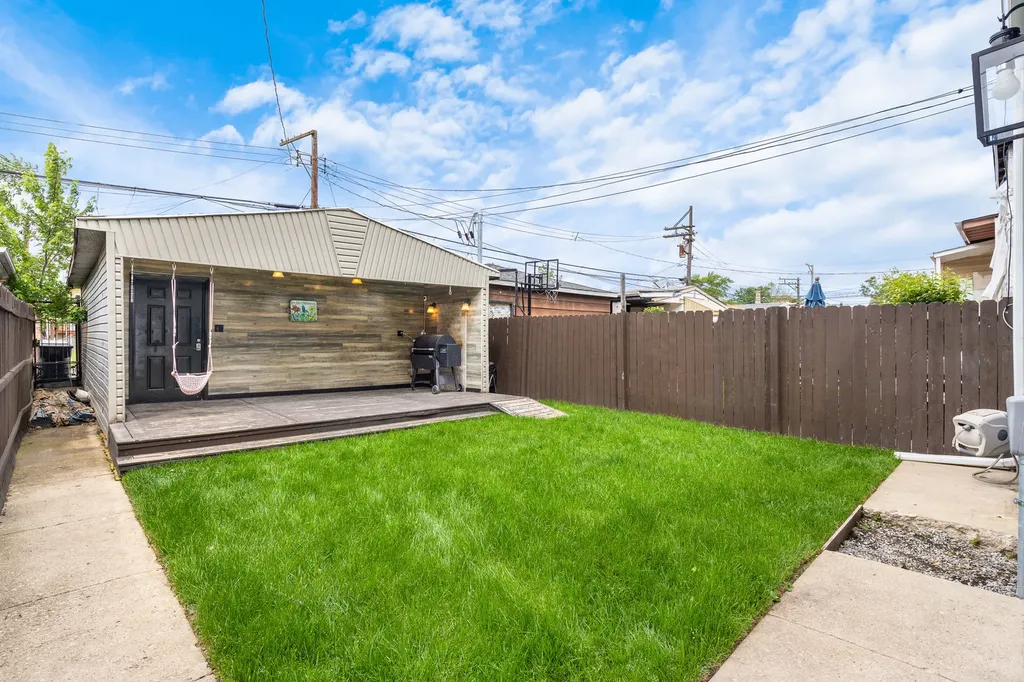 3136 South Komensky Avenue Chicago IL 60623