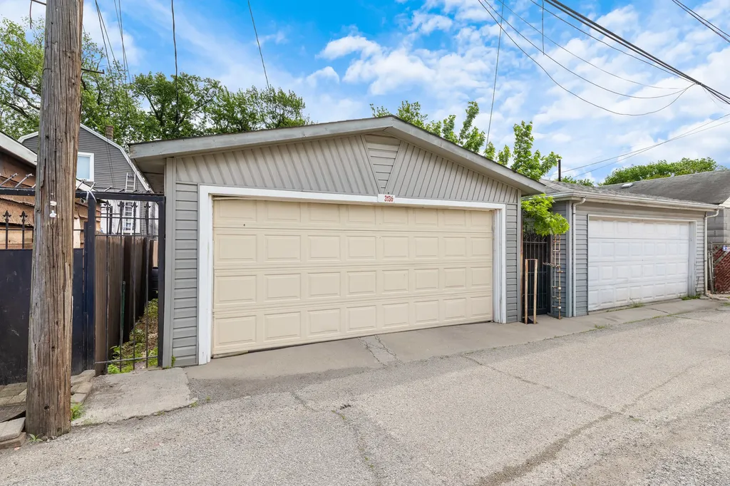 3136 South Komensky Avenue Chicago IL 60623