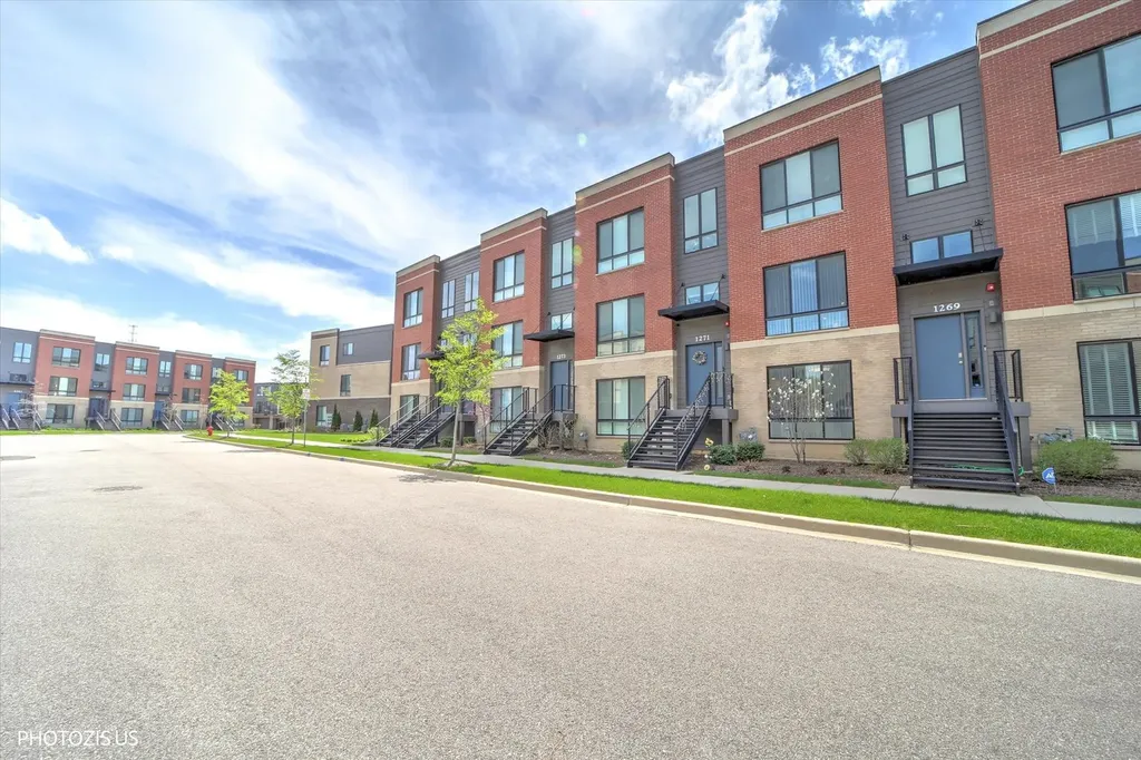 1271 Catalina Court Schaumburg IL 60173
