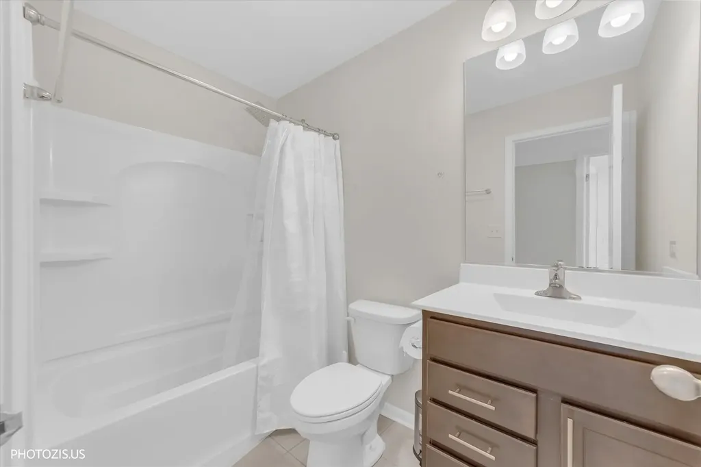 1271 Catalina Court Schaumburg IL 60173