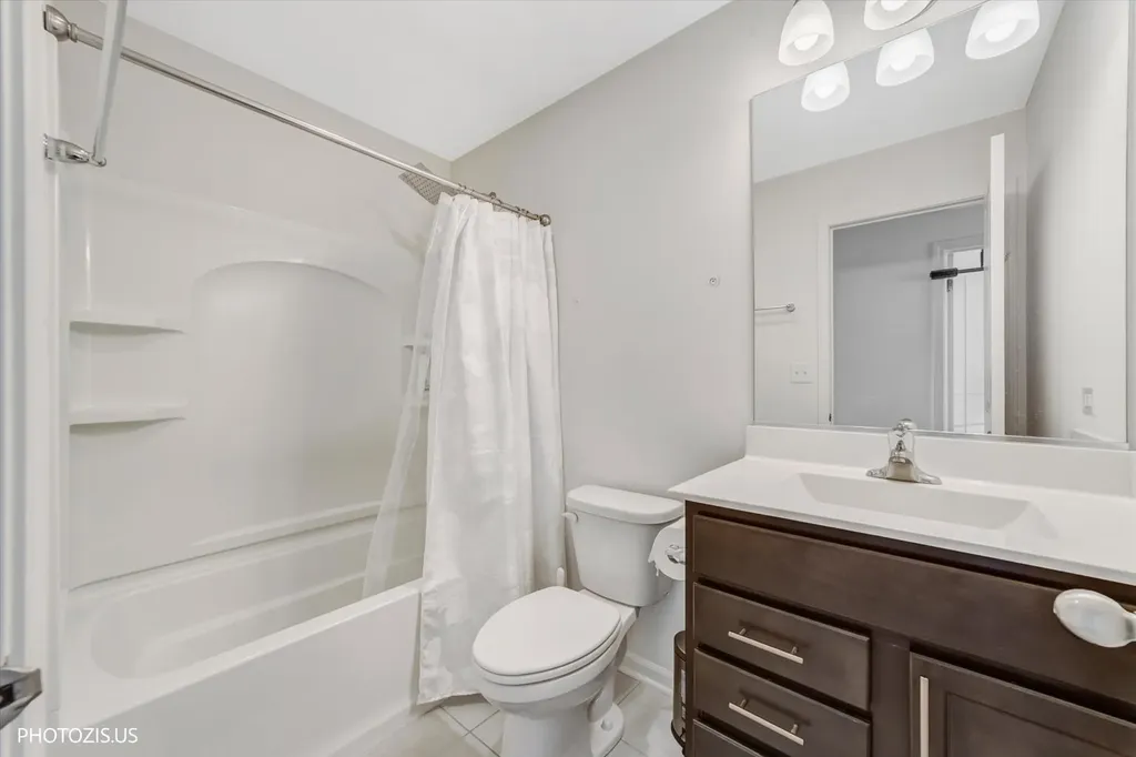 1271 Catalina Court Schaumburg IL 60173
