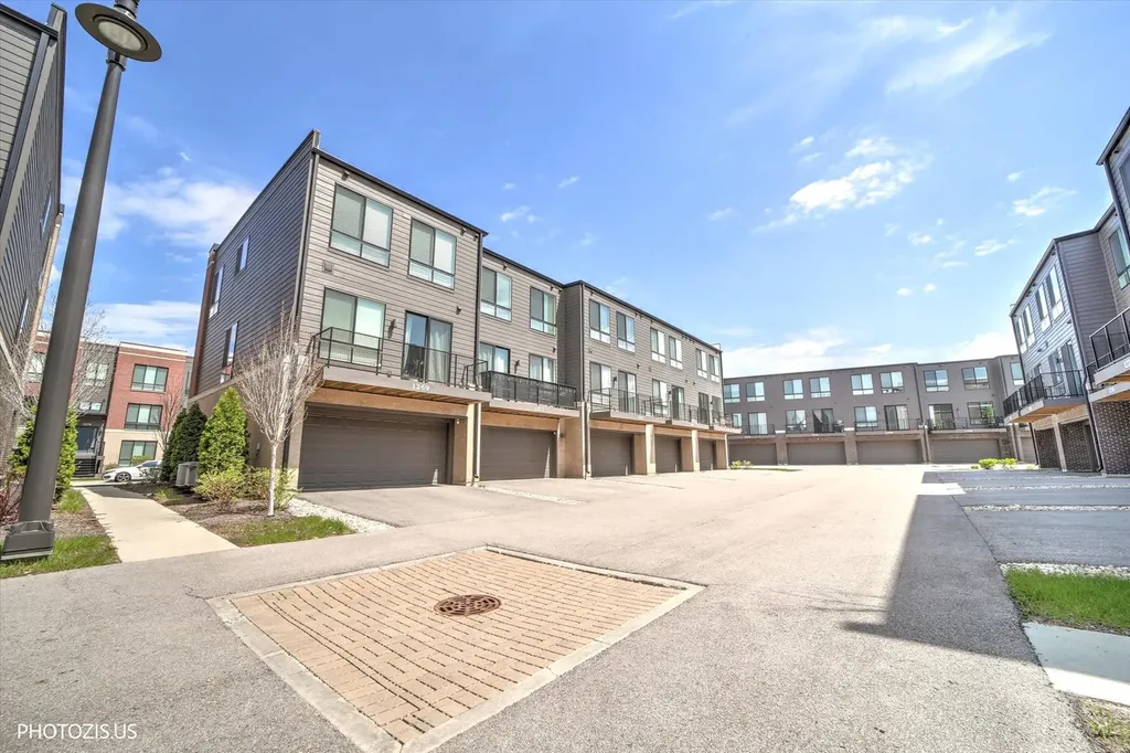 1271 Catalina Court Schaumburg IL 60173