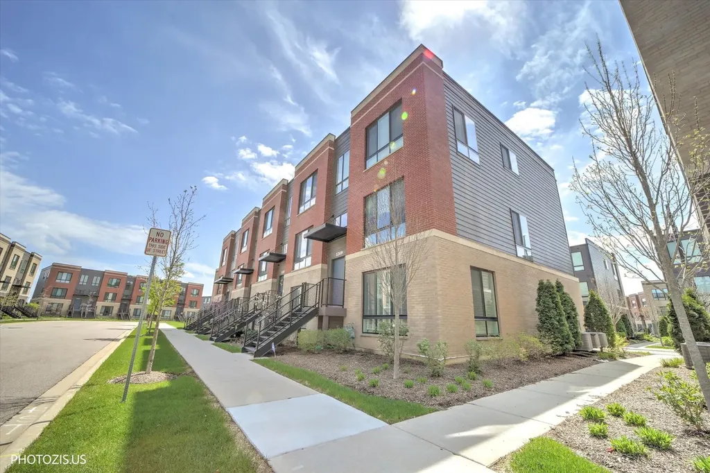 1271 Catalina Court Schaumburg IL 60173