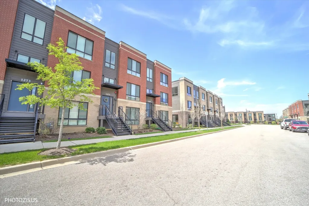 1271 Catalina Court Schaumburg IL 60173