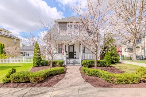 220 Hickory Street Frankfort IL 60423
