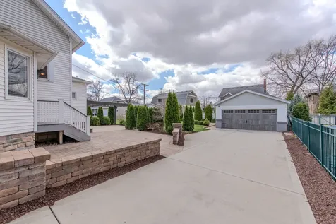 220 Hickory Street Frankfort IL 60423