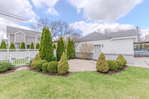220 Hickory Street Frankfort IL 60423