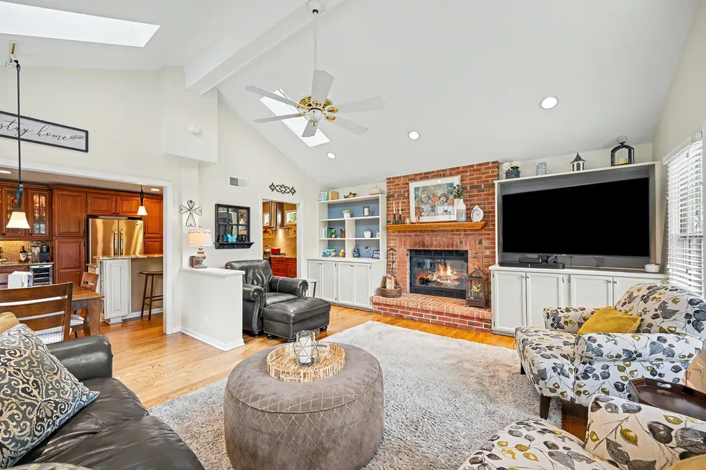 184 North Kenilworth Avenue Glen Ellyn IL 60137