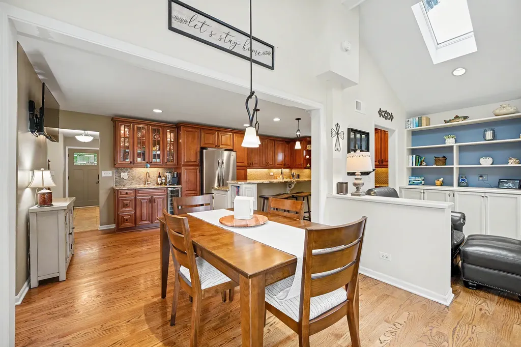 184 North Kenilworth Avenue Glen Ellyn IL 60137