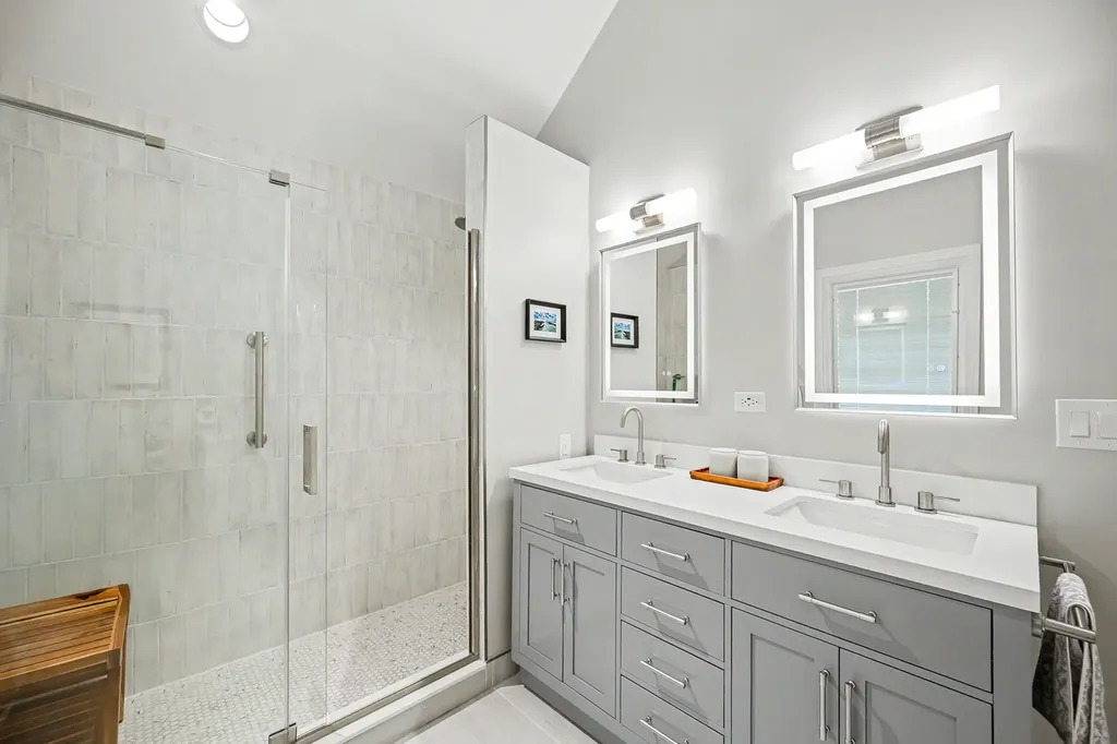 184 North Kenilworth Avenue Glen Ellyn IL 60137