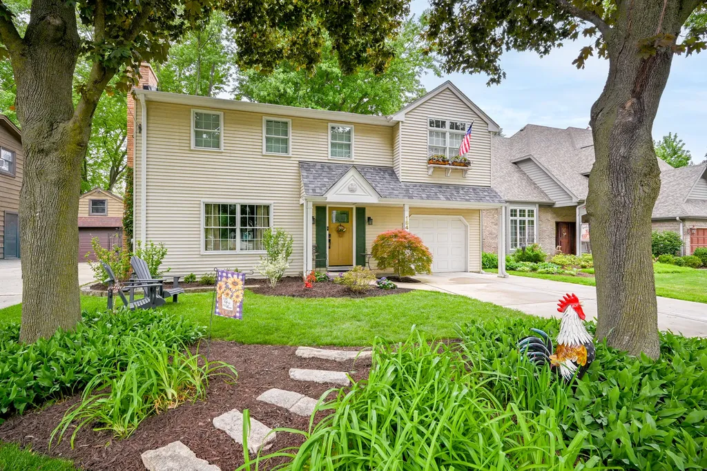184 North Kenilworth Avenue Glen Ellyn IL 60137