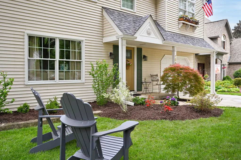 184 North Kenilworth Avenue Glen Ellyn IL 60137