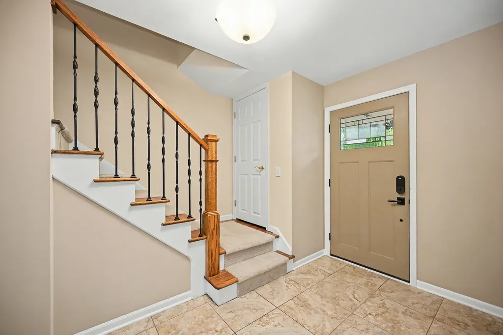 184 North Kenilworth Avenue Glen Ellyn IL 60137